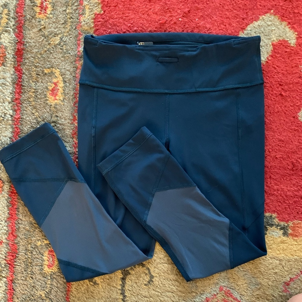 Lululemon blue cropped leggings